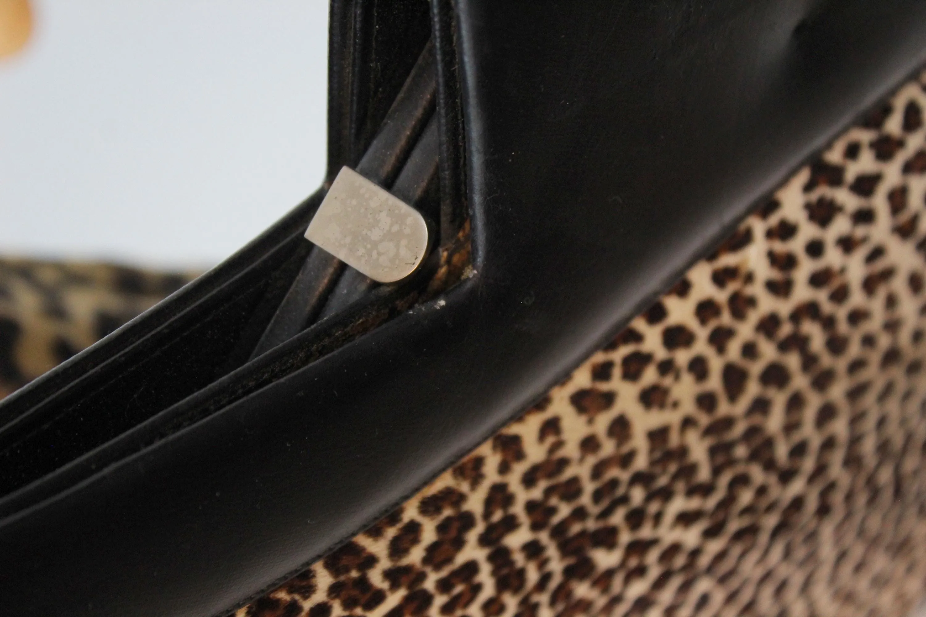1960s STRUCTURED trapezoid leopard handbag PURSE | new fall winter