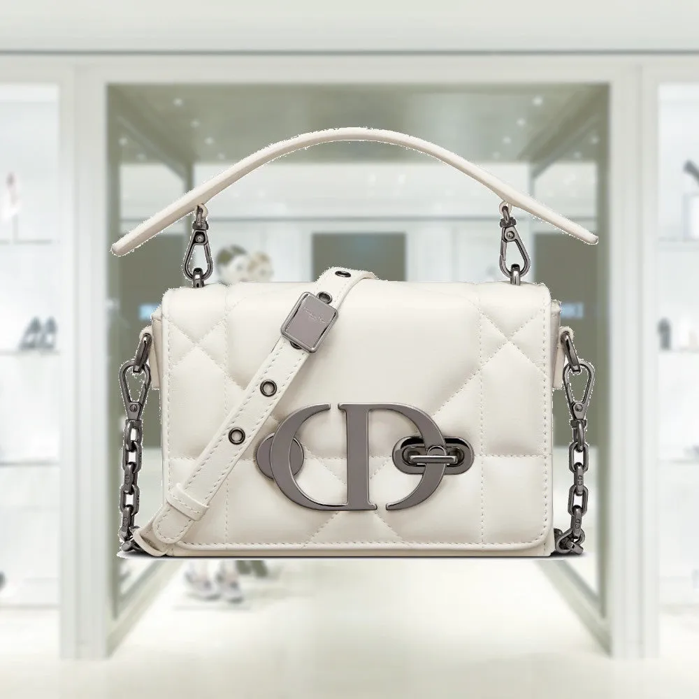 30 MONTAIGNE BOX BAG WITH HANDLE