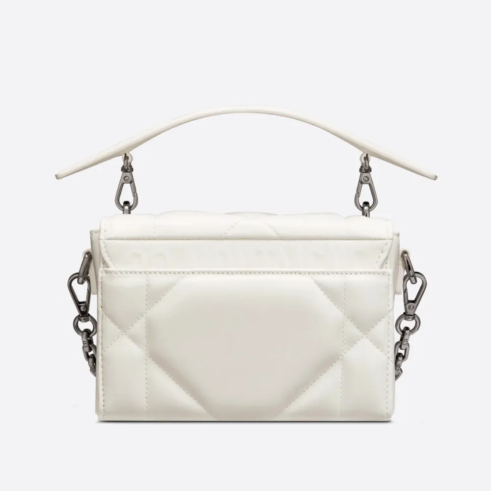 30 MONTAIGNE BOX BAG WITH HANDLE