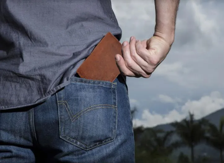 Adorable Deluxe RFID-Blocking Genuine Leather Tri-fold Wallet For Men