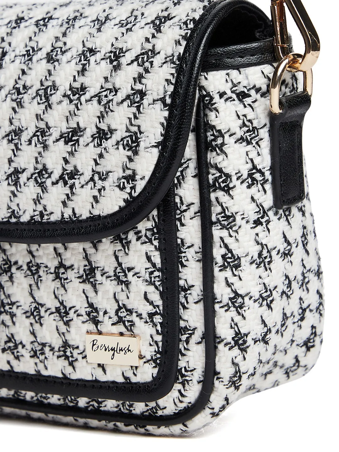Berrylush Women White & Black Quilted Pattern PU Fabric Detachable Sling Strap Regular Shoulder Bag
