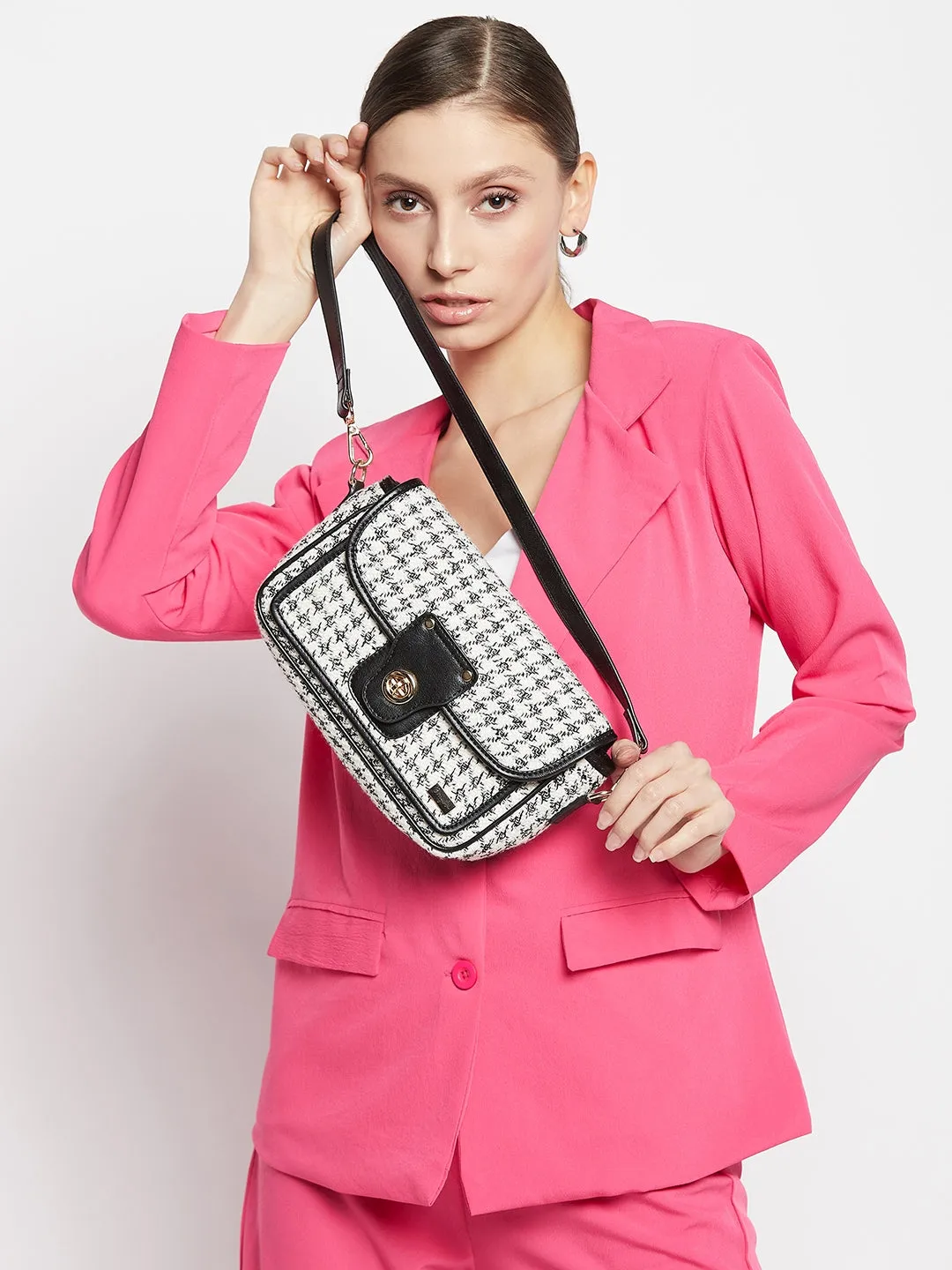 Berrylush Women White & Black Quilted Pattern PU Fabric Detachable Sling Strap Regular Shoulder Bag