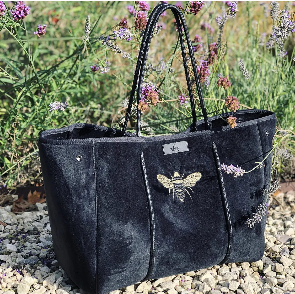 Black Velvet Bee All Rounder