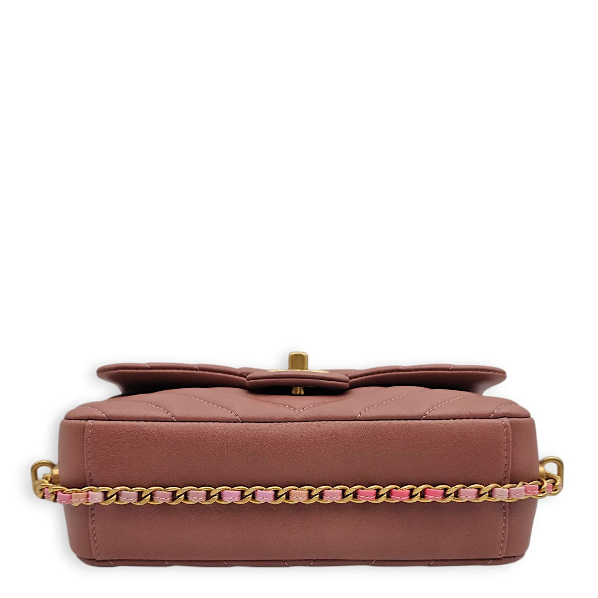 Chain Around Chevron Mini Flap 21x14x6cm Dusty Rose Crossbody Bag in Lambskin, Gold hardware