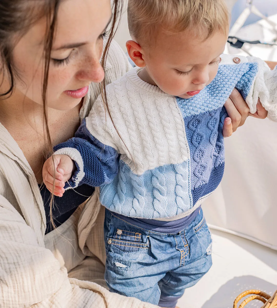 Chandail de tricot crème et bleu effet patchwork, naissance || Cream and blue patchwork effect knitted sweater, newborn