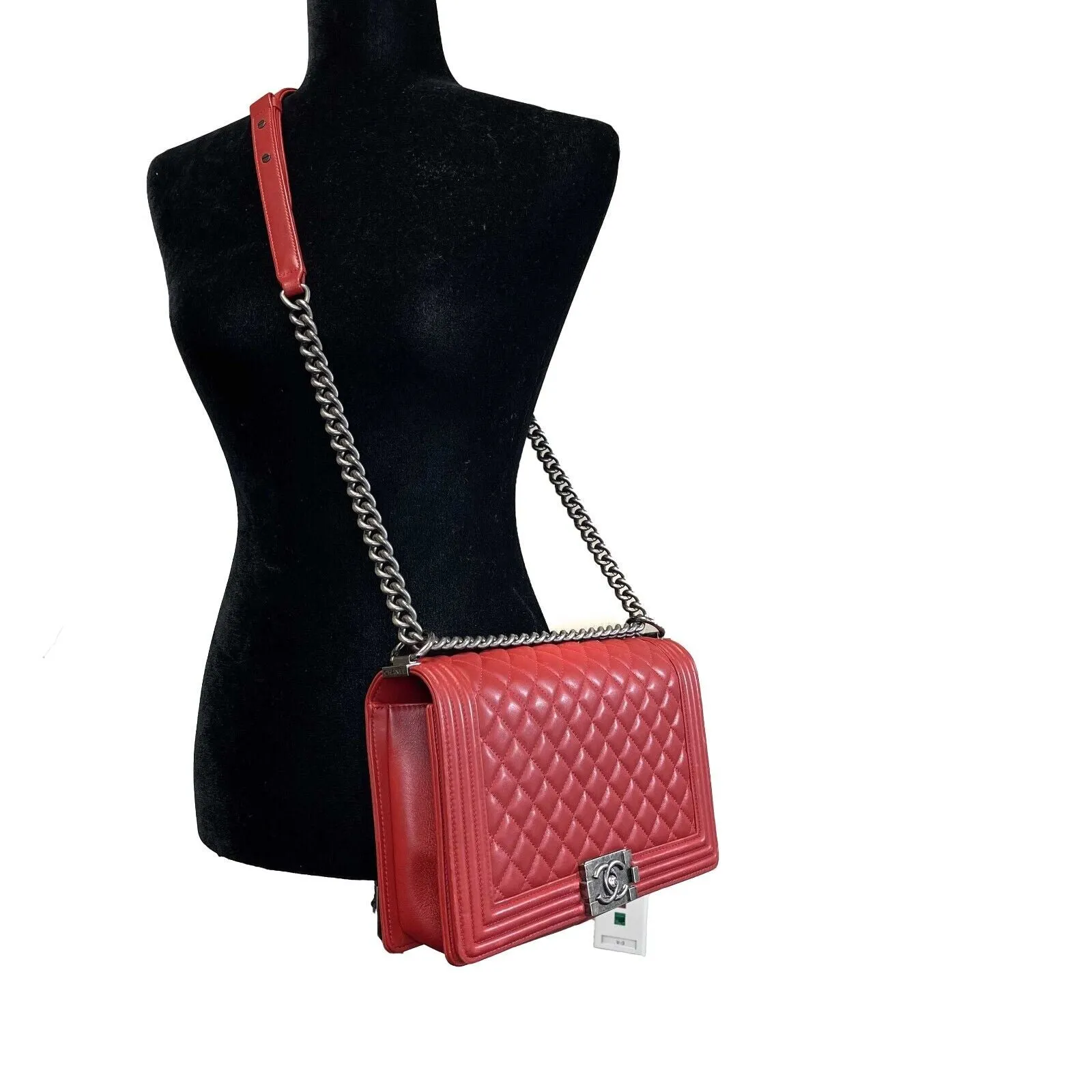 CHANEL Boy New Bag Quilted Calfskin New Medium Red Crossbody Bag