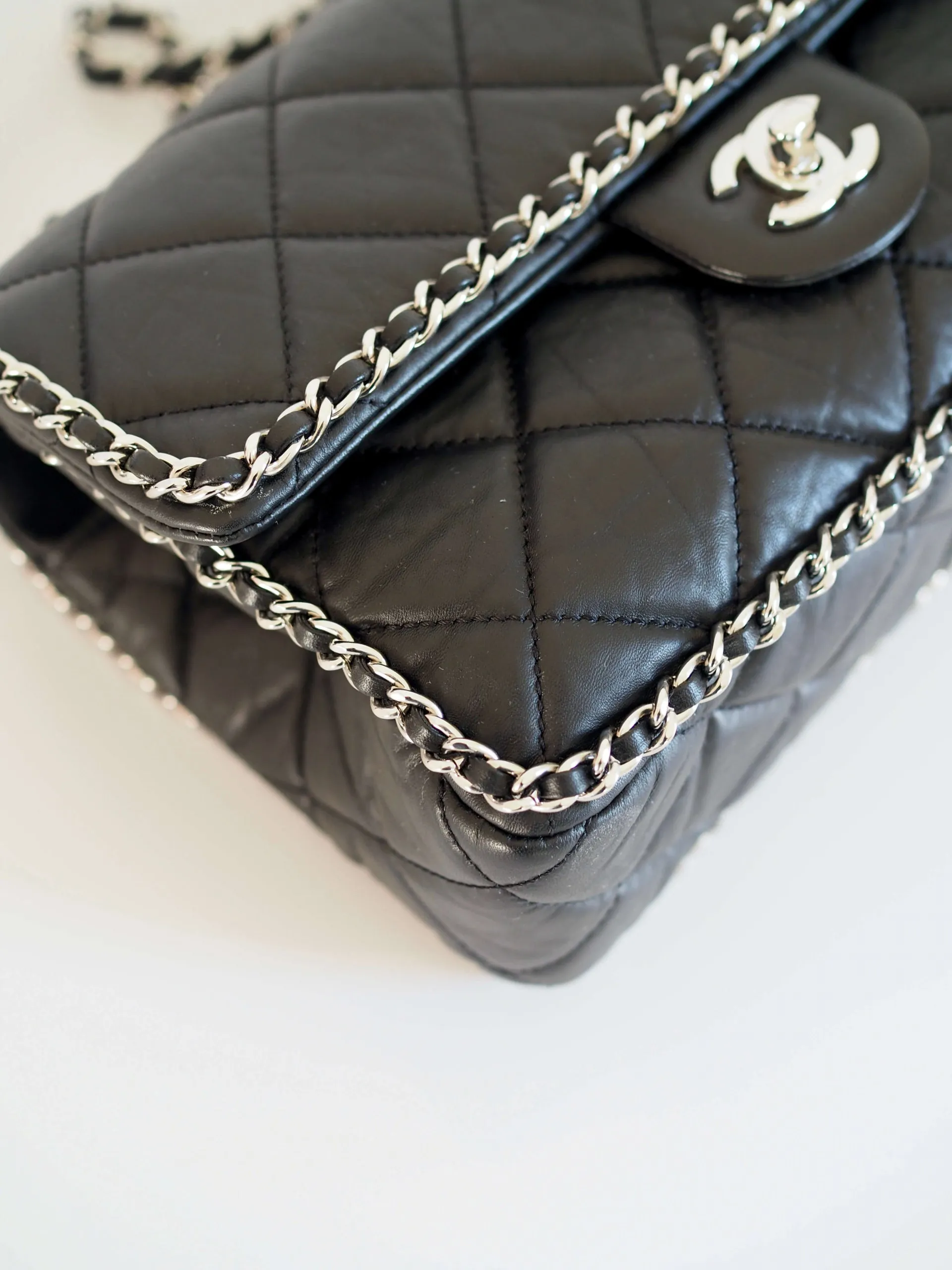 CHANEL RUNNING CHAIN AROUND FLAP BAG MEDIUM