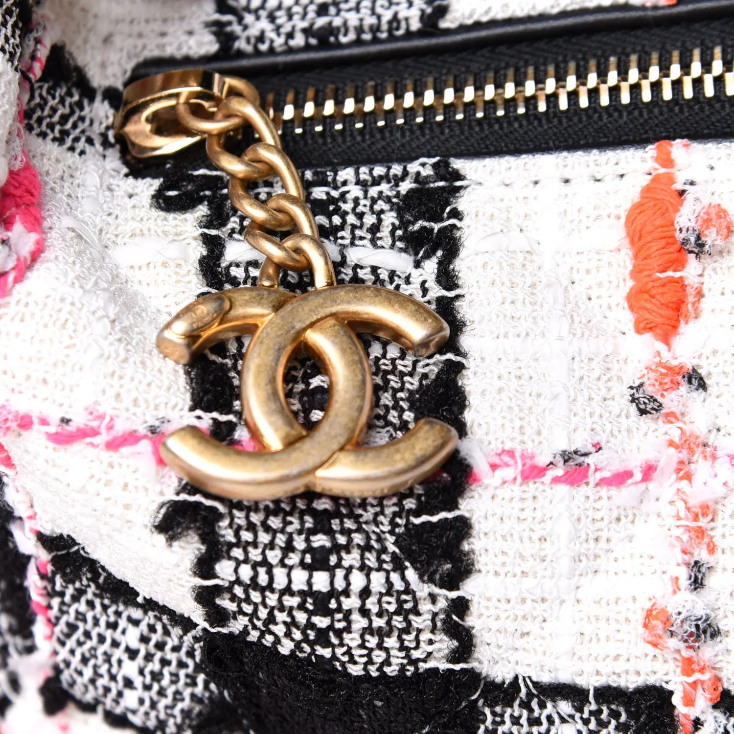 CHANEL TWEED CHAIN 20S SIGNATURE HOBO BAG