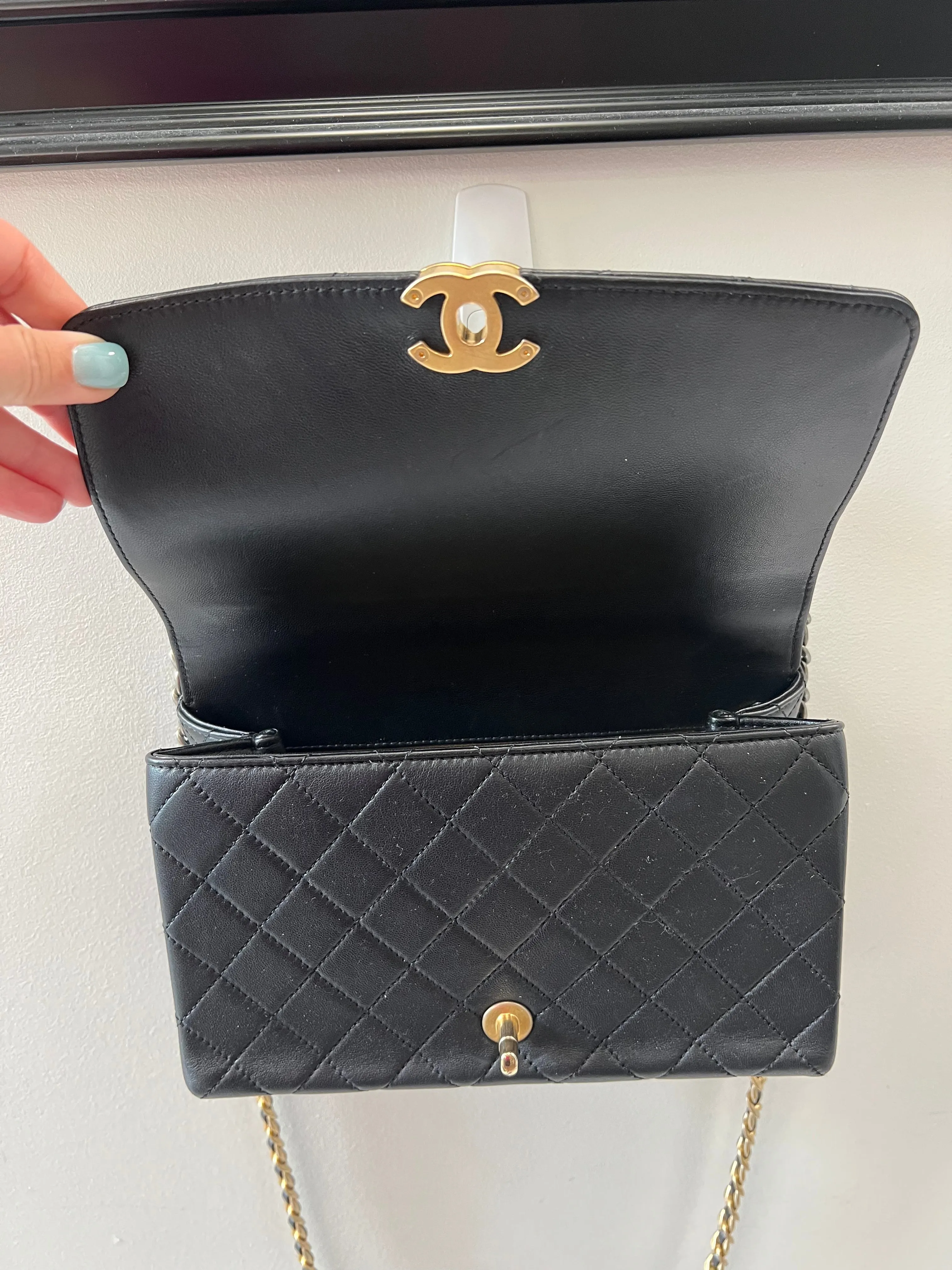 CHANEL TWO-TONE CHAIN QUILTED LAMBSKIN TOP HANDLE FLAP BAG