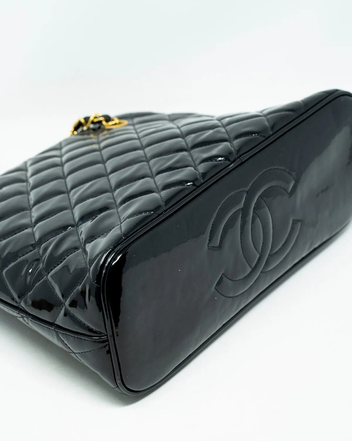 Chanel Vintage Patent Leather Quilted Shoulder Bag - AWC1120