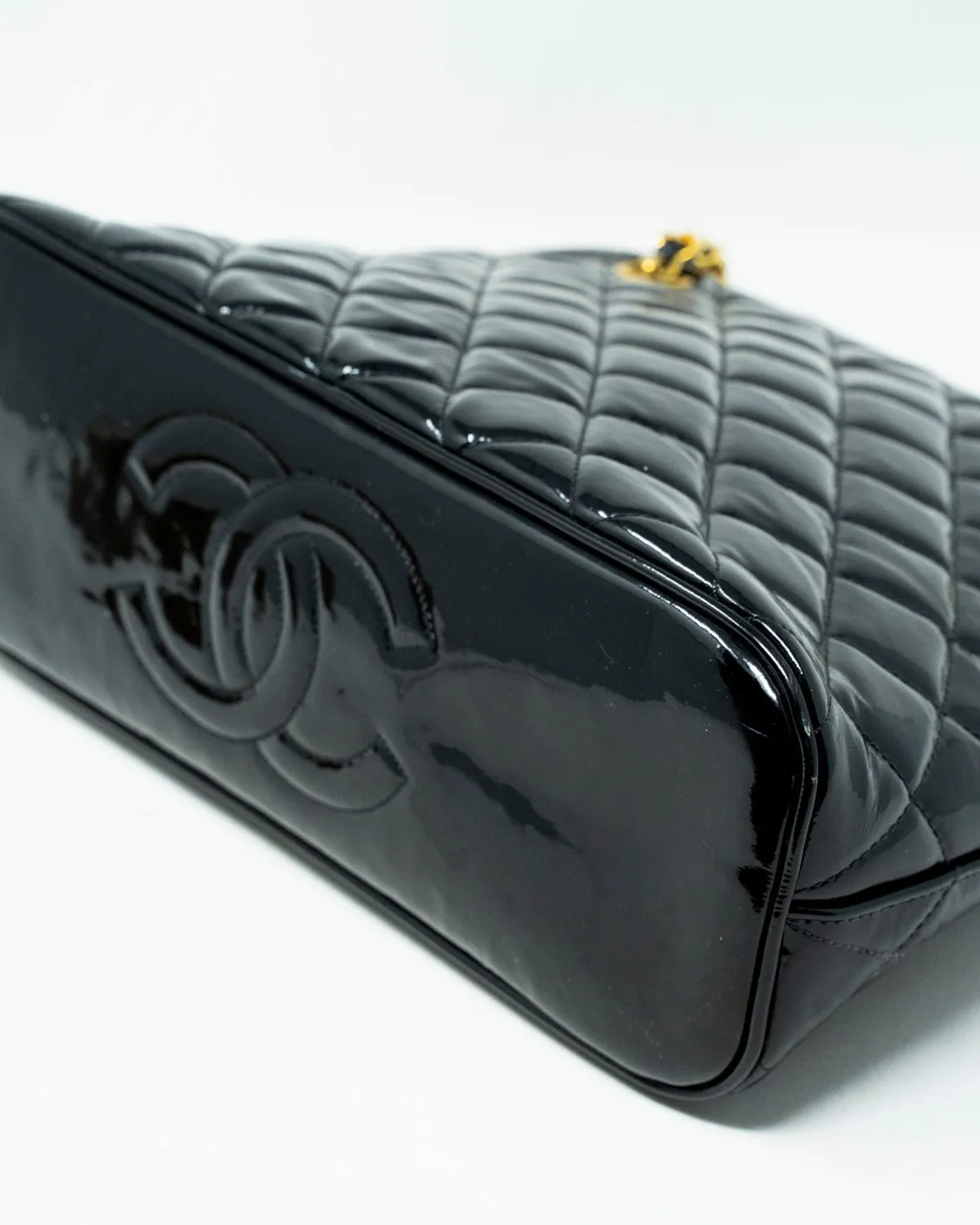 Chanel Vintage Patent Leather Quilted Shoulder Bag - AWC1120