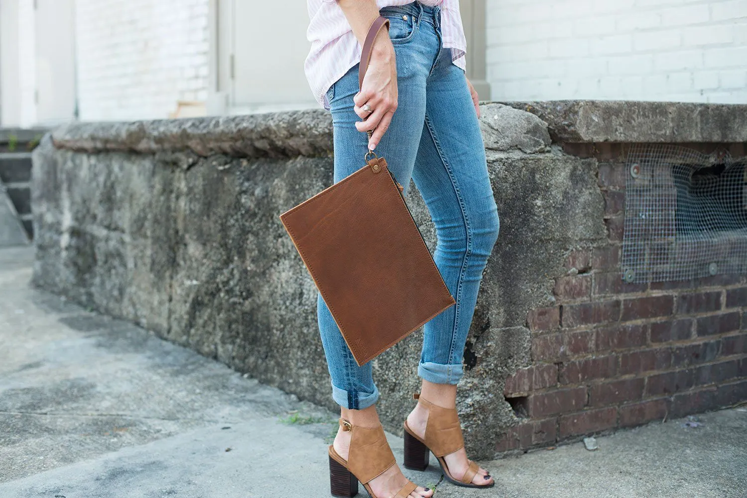 FELICITY ZIPPERED CLUTCH WITH WRISTLET LARGE - JADE BISON