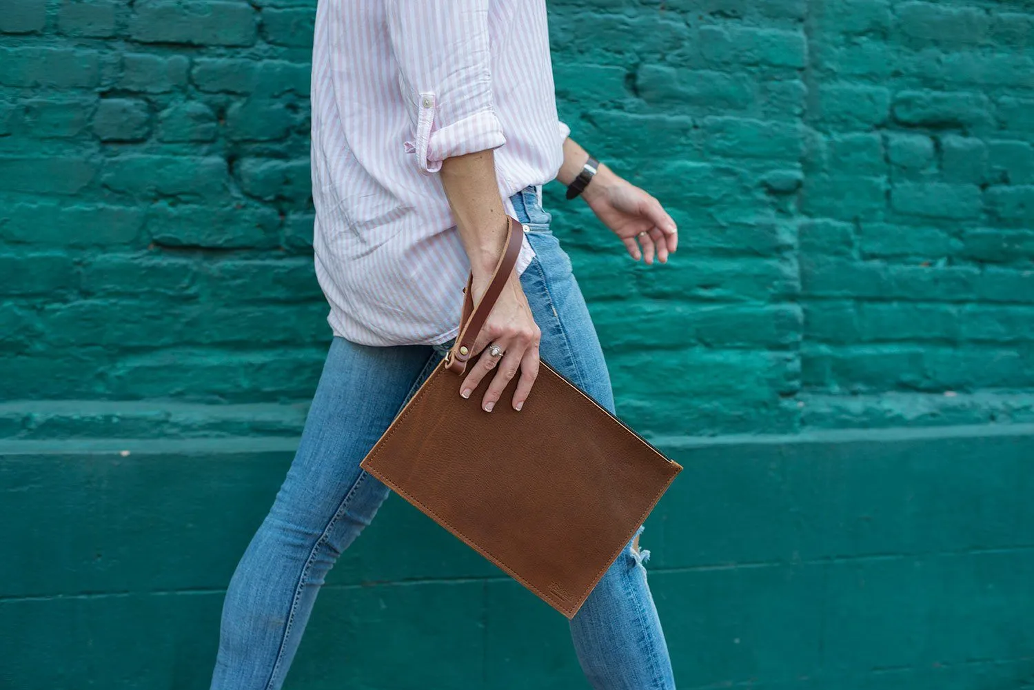 FELICITY ZIPPERED CLUTCH WITH WRISTLET LARGE - JADE BISON
