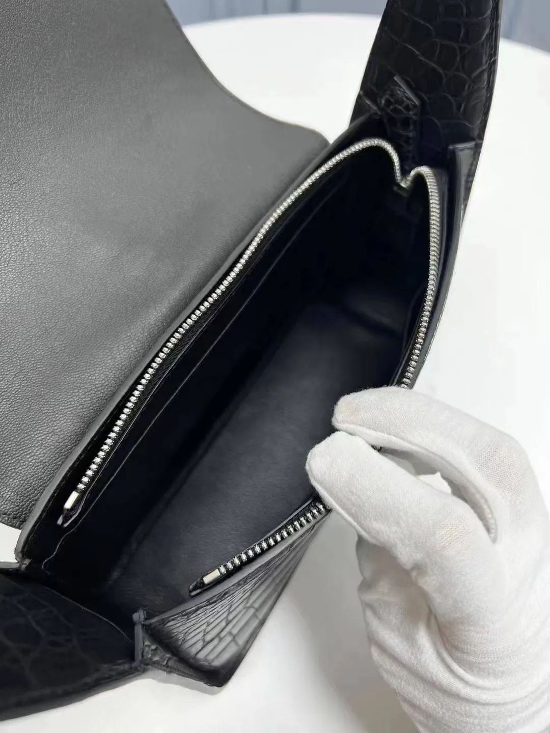 Genuine Crocodile Leather Womens  Underarm Shoulder Bag Black