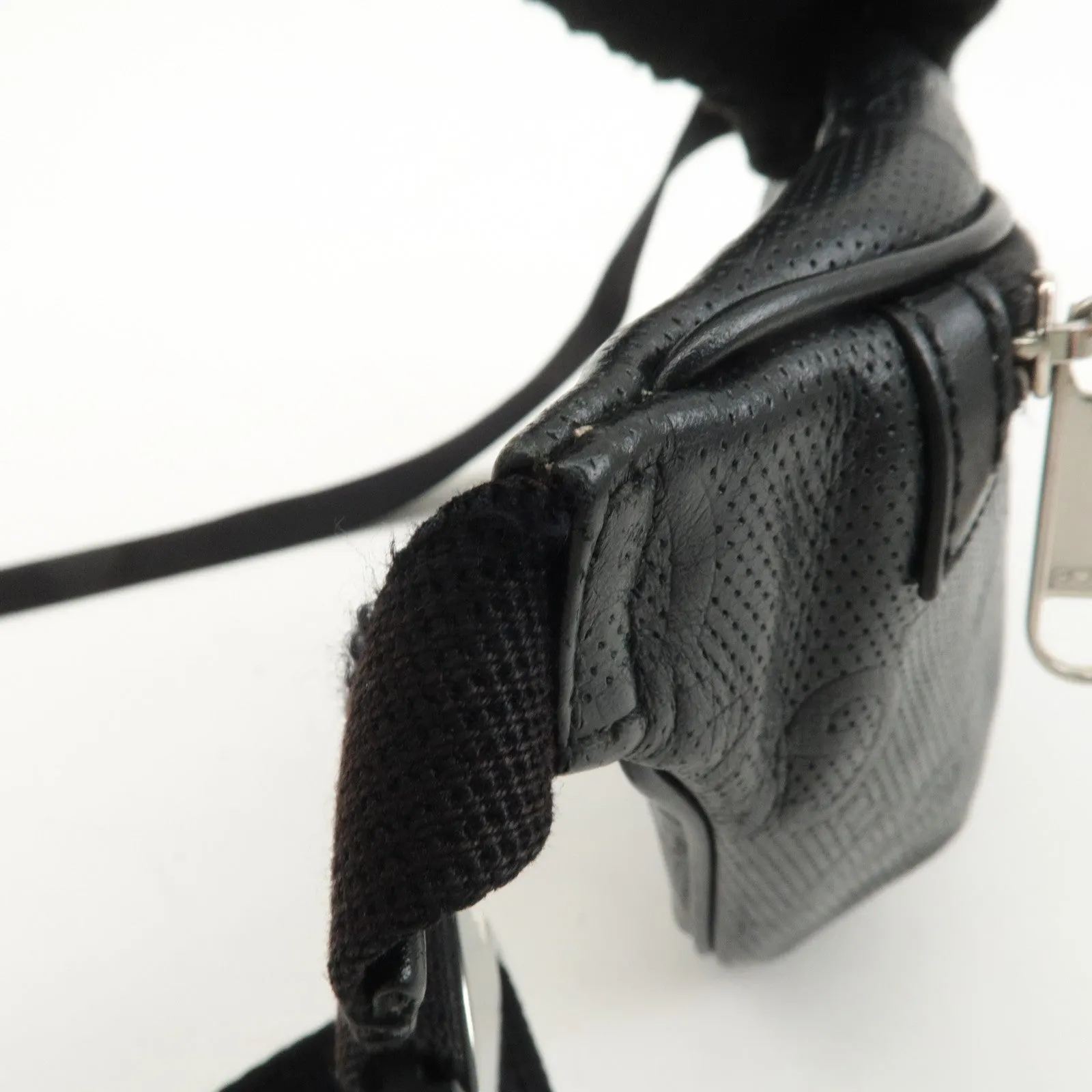 GUCCI GG Embossed Leather Small Waist Bag Black 658582 Used