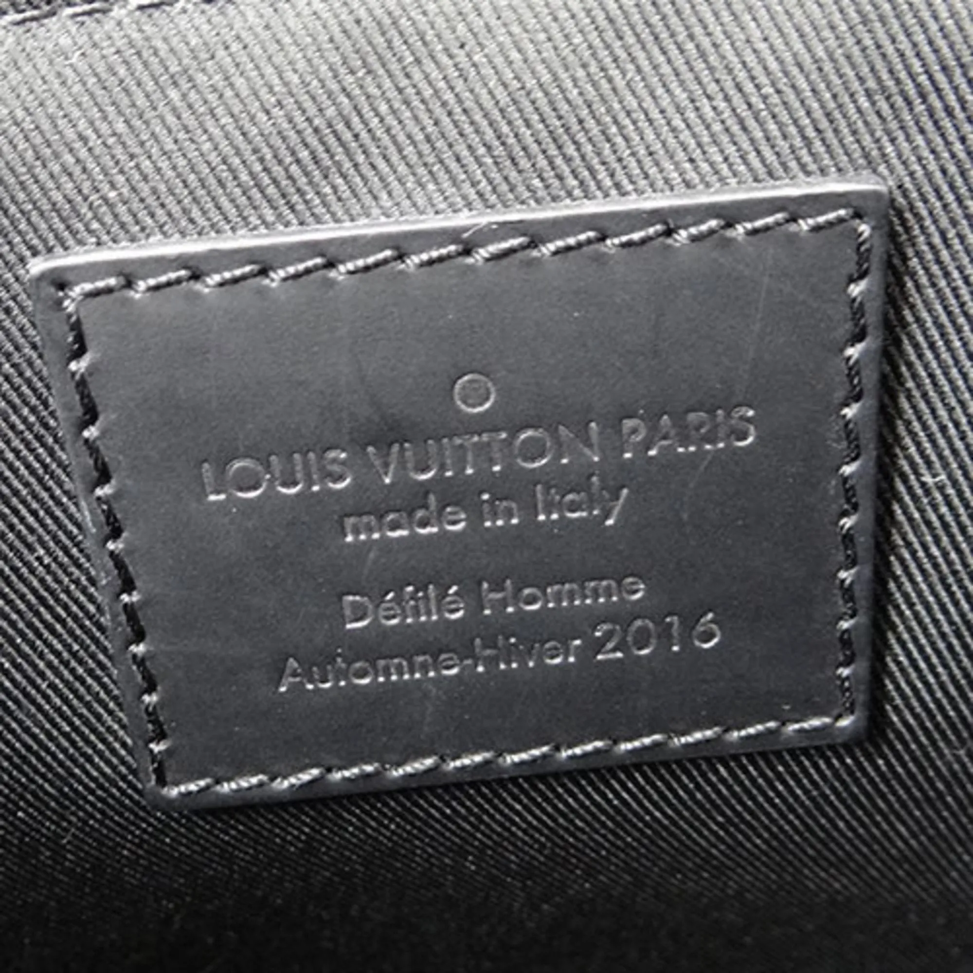 Louis Vuitton Messenger Voyager  Canvas Shoulder Bag ()