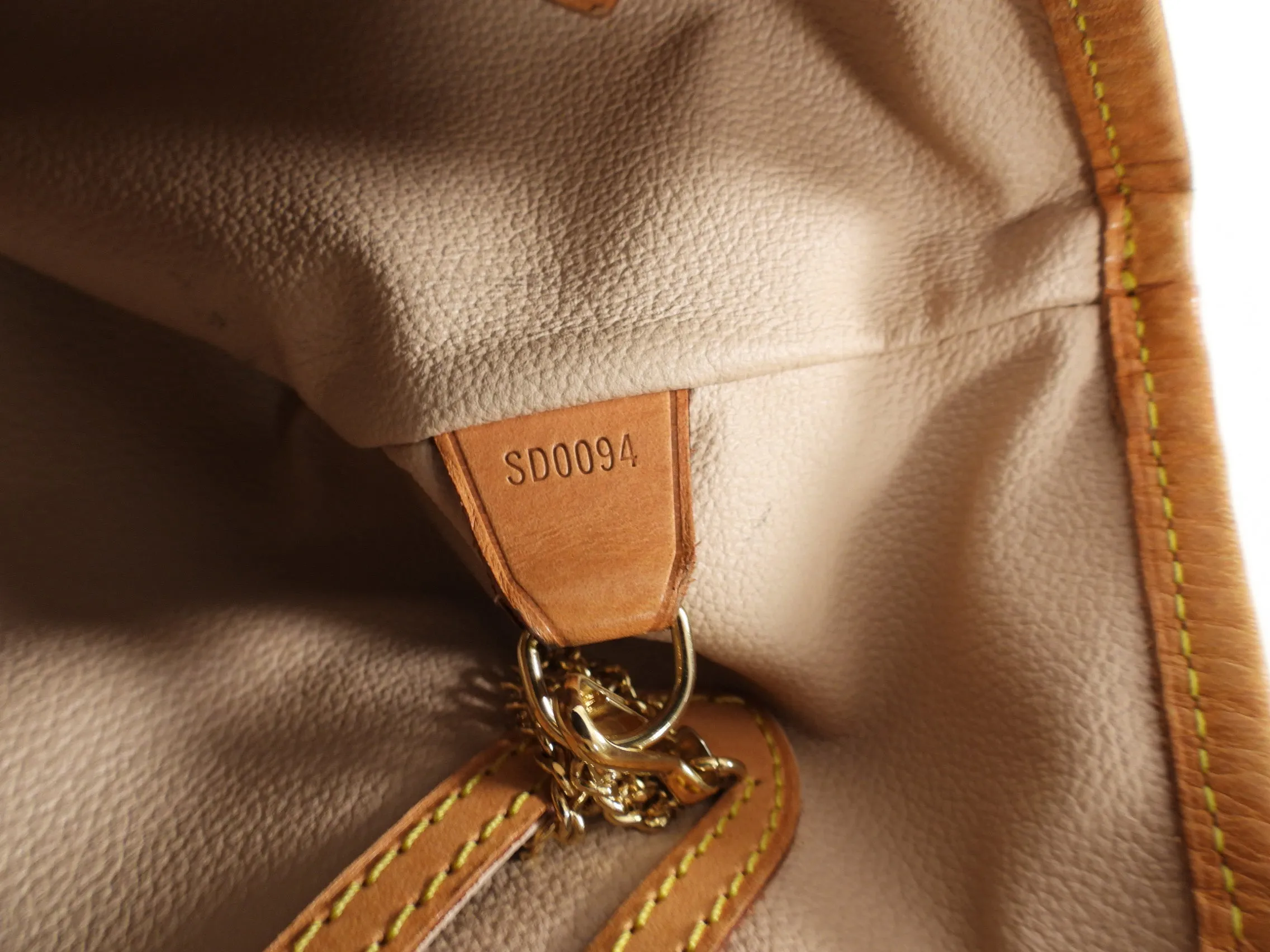 Louis Vuitton Monogram Canvas Bucket GM Shoulder Bag