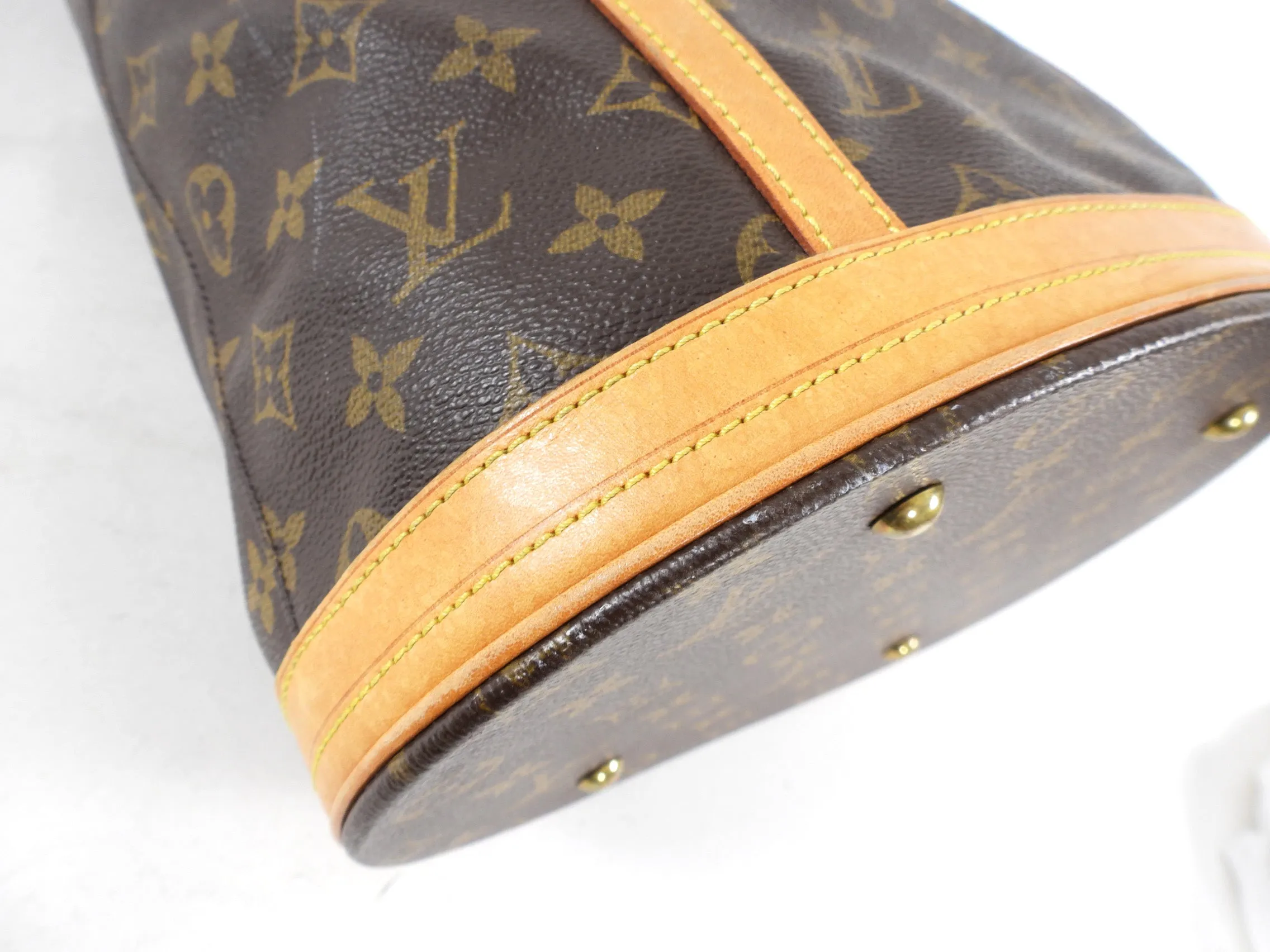 Louis Vuitton Monogram Canvas Bucket GM Shoulder Bag
