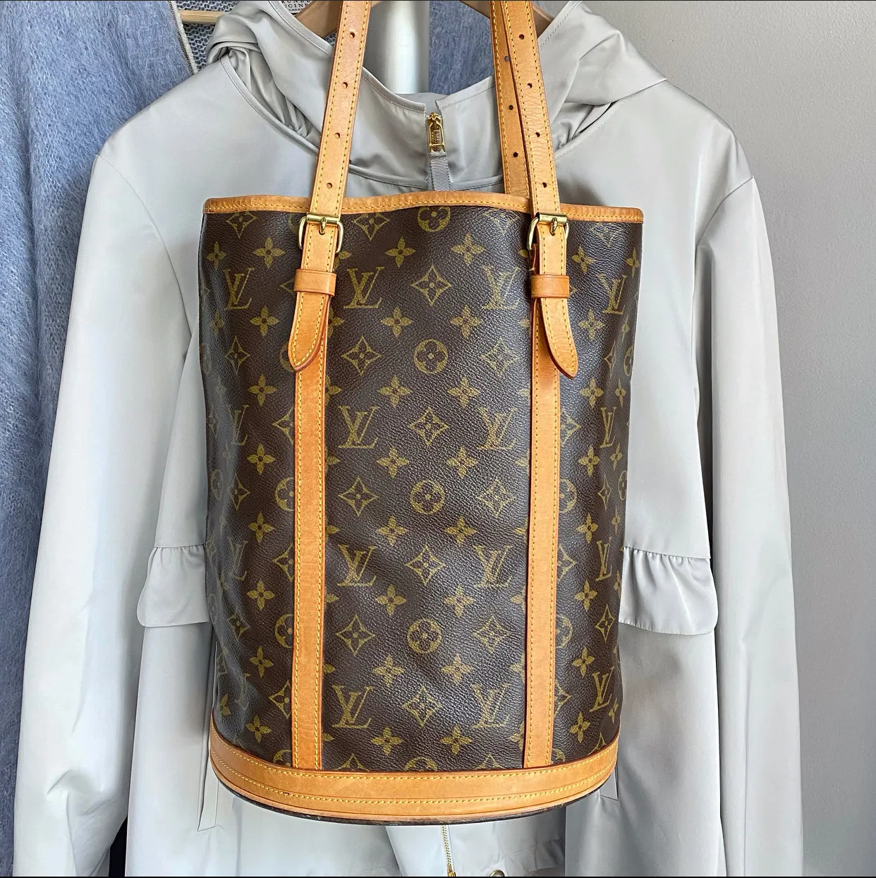 Louis Vuitton Monogram Canvas Bucket GM Shoulder Bag
