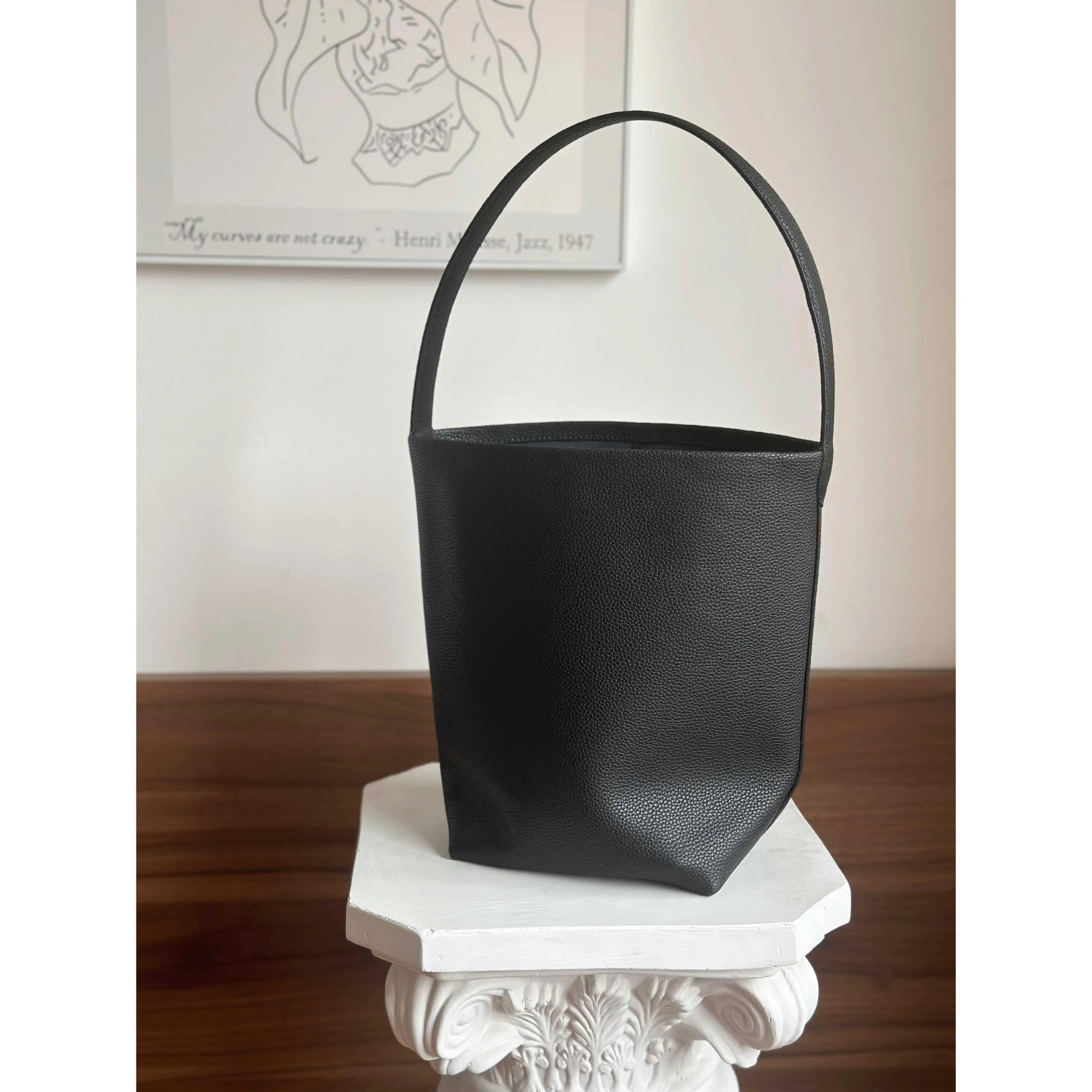 Minimalist Classic Leather Bucket Bag | Large Leather Tote Bag | Fashion Shoulder Bag, Tan Mummy Bag, Everyday Bag, Unisex Bag