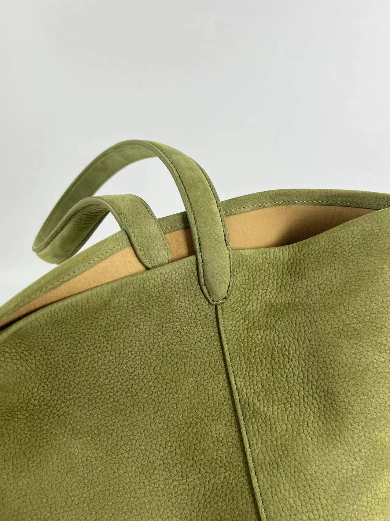 Minimalist Classic Leather Bucket Bag | Large Leather Tote Bag | Fashion Shoulder Bag, Tan Mummy Bag, Everyday Bag, Unisex Bag