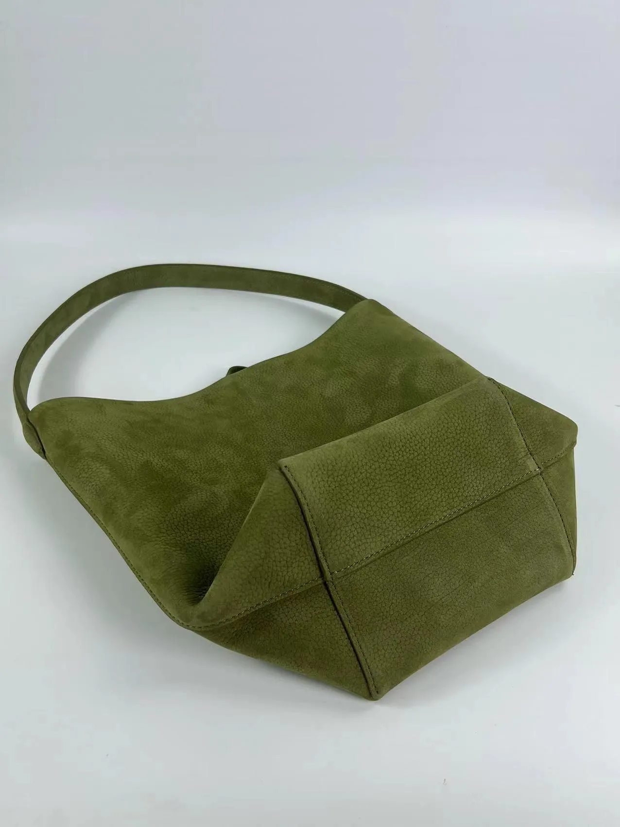 Minimalist Classic Leather Bucket Bag | Large Leather Tote Bag | Fashion Shoulder Bag, Tan Mummy Bag, Everyday Bag, Unisex Bag