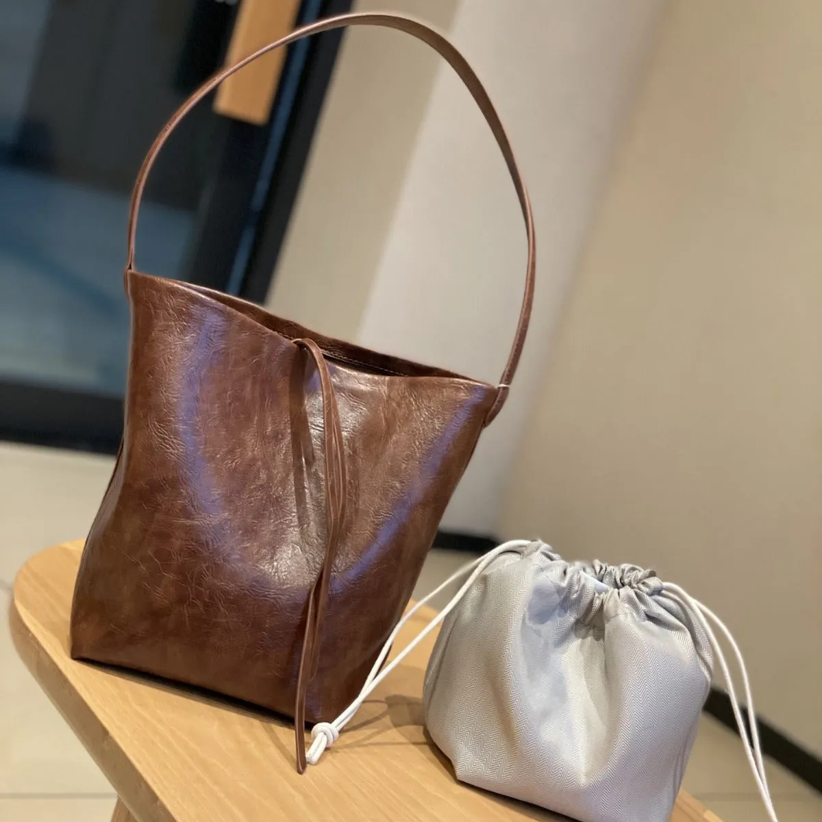 SEALBEER popular New Tote Bag Large Capacity Autumn and Winter Retro Versatile Fashion Shoulder Bag Women's Commuter Underarm Bucket Bag