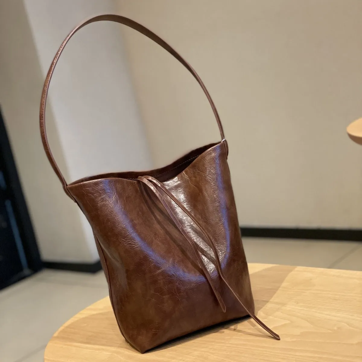 SEALBEER popular New Tote Bag Large Capacity Autumn and Winter Retro Versatile Fashion Shoulder Bag Women's Commuter Underarm Bucket Bag