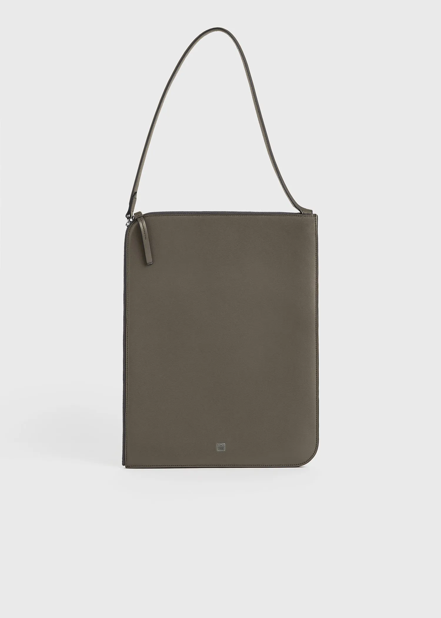 Slim tote ash