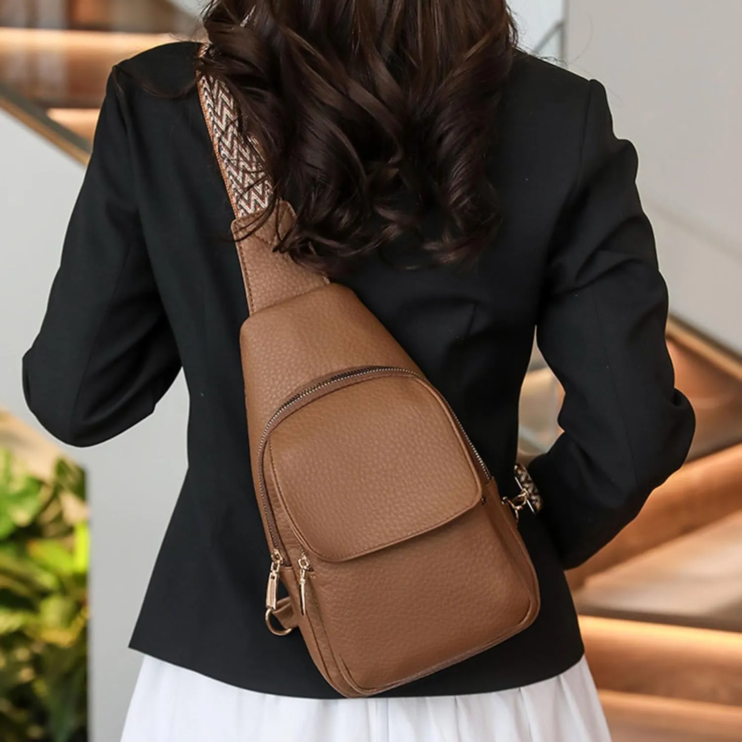 Sling Bag for Men Women Chest Bags Daypack Crossbody for Travel Sport Running Hiking 2025 Large Handbags(Khaki)