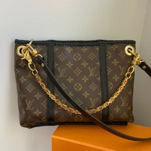 The Owl - Vintage Monogram Shoulder Bag in Black