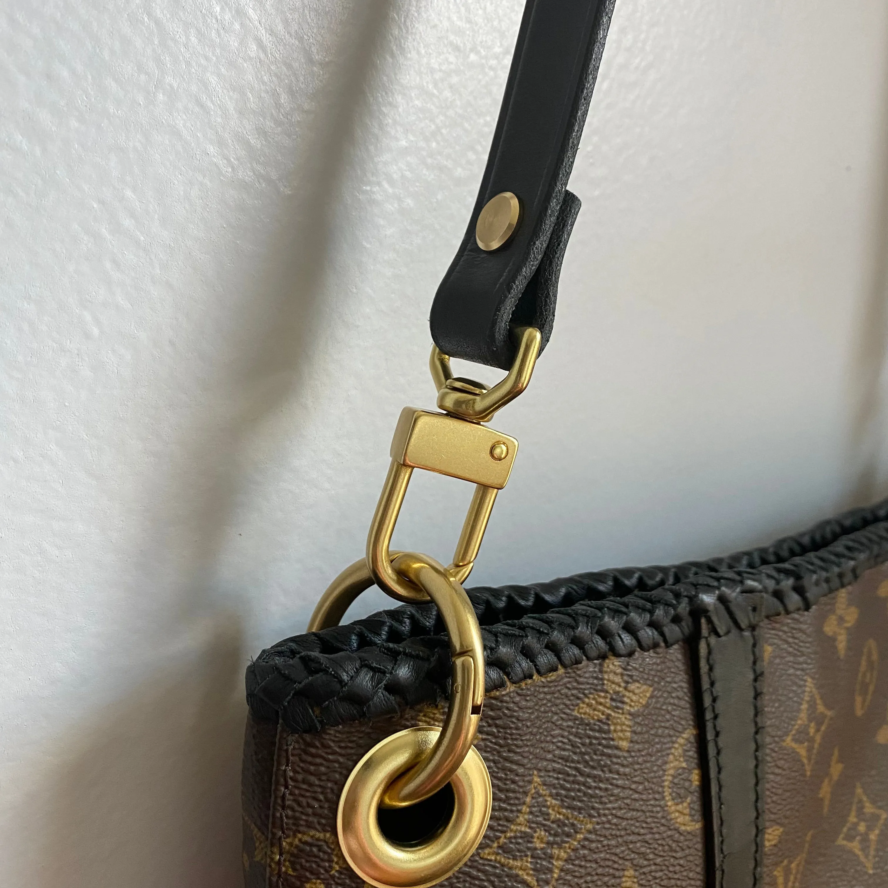 The Owl - Vintage Monogram Shoulder Bag in Black