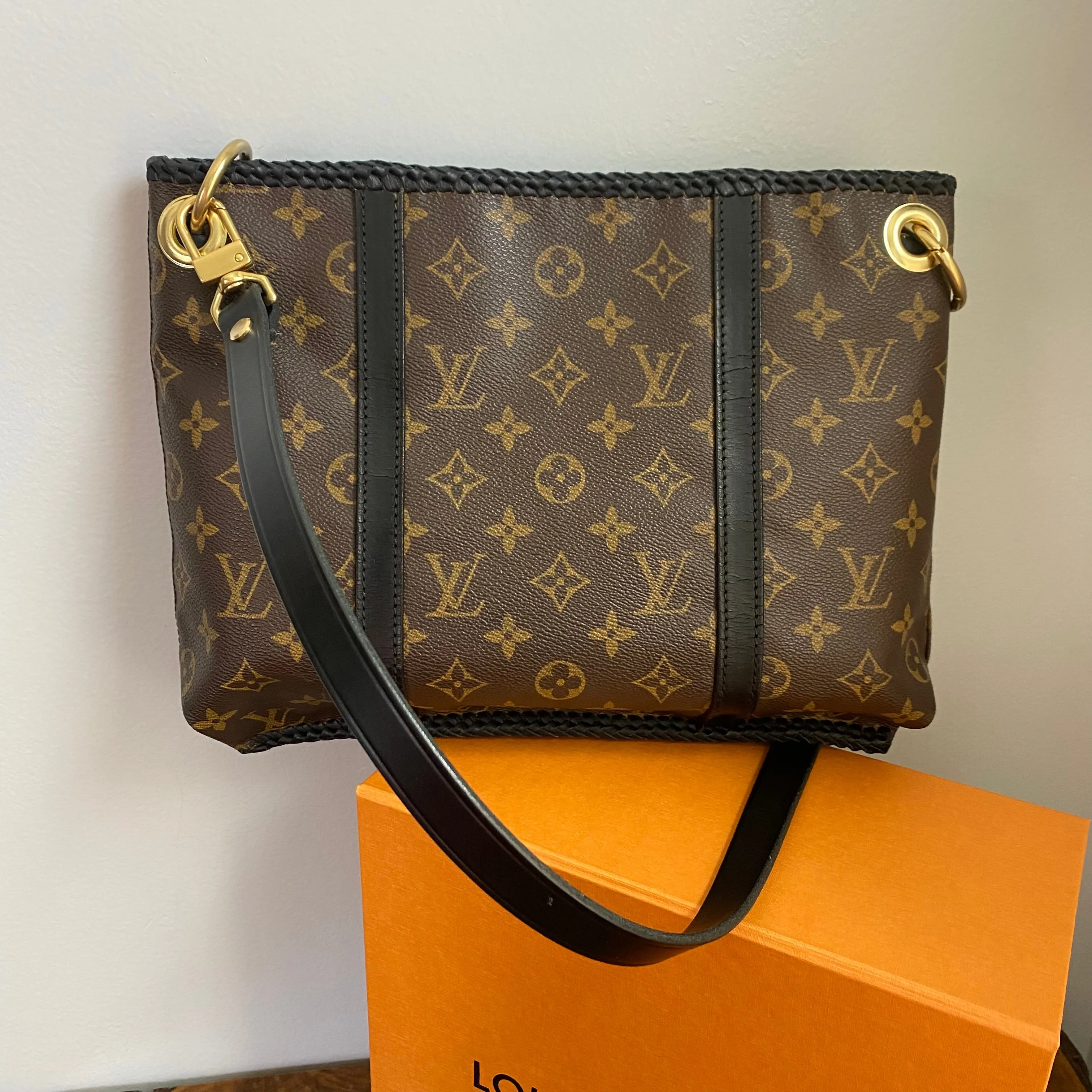 The Owl - Vintage Monogram Shoulder Bag in Black