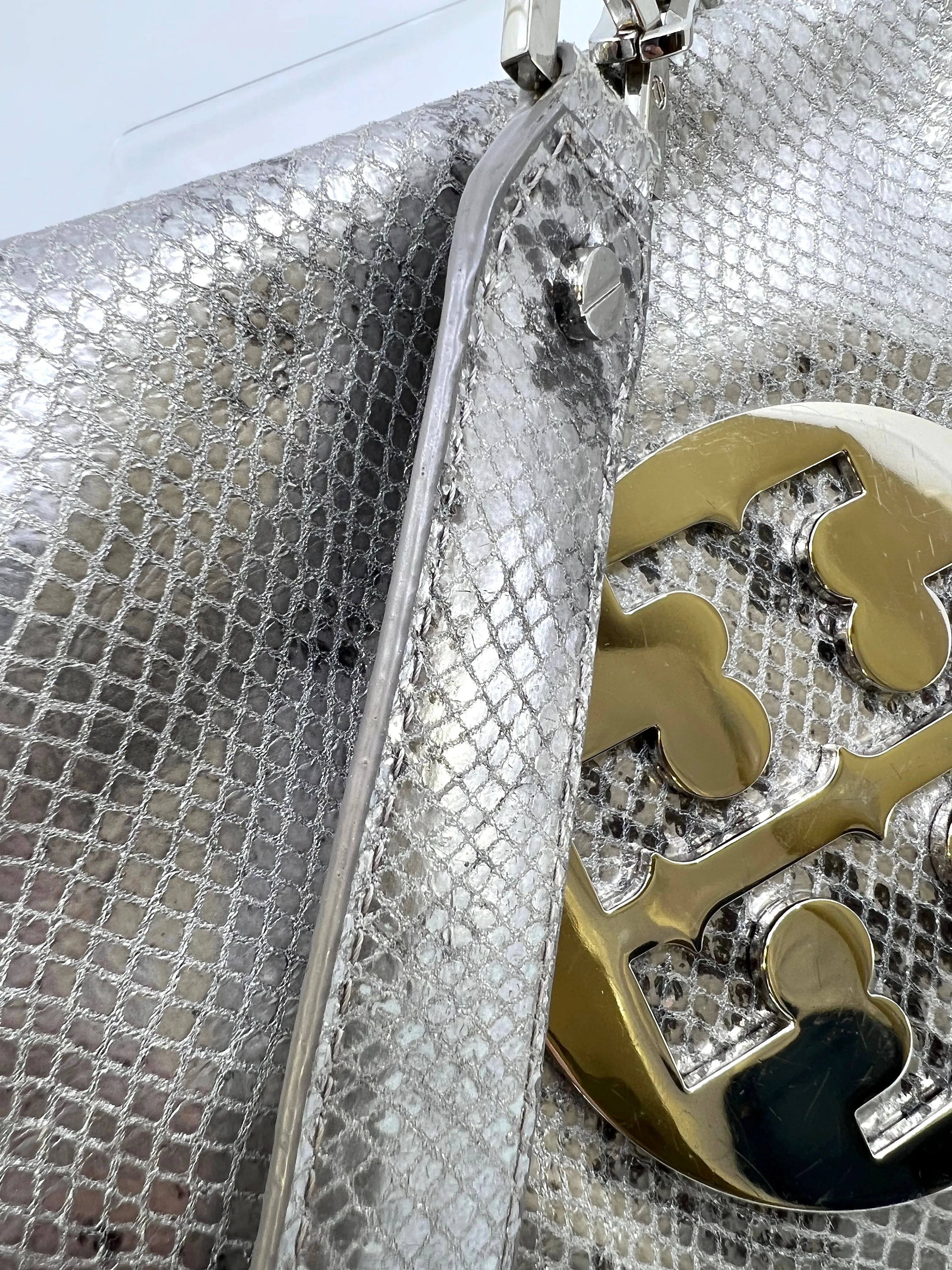 TORY BURCH METALLIC SILVER REVA CLUTCH BAG WITH CHAIN