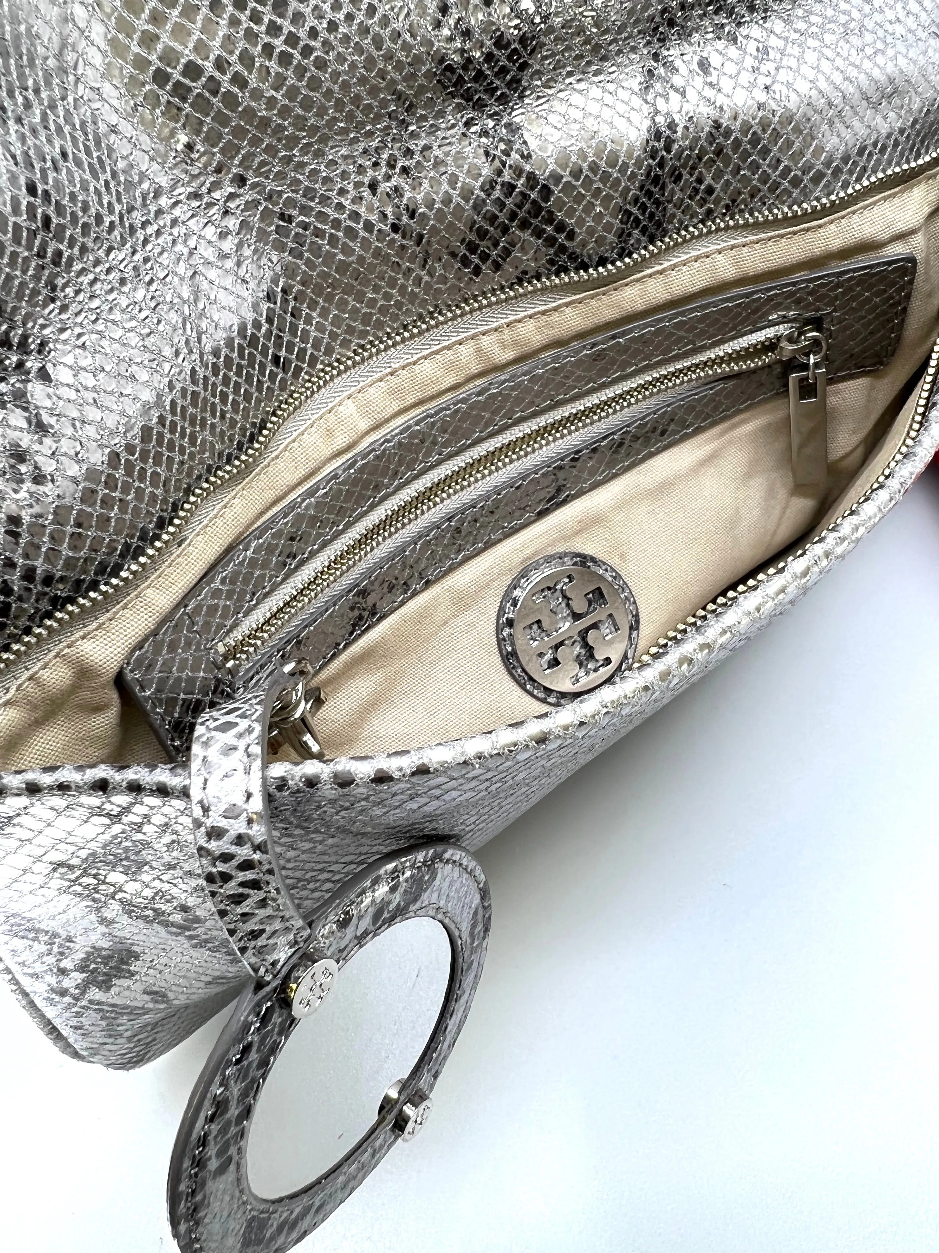 TORY BURCH METALLIC SILVER REVA CLUTCH BAG WITH CHAIN