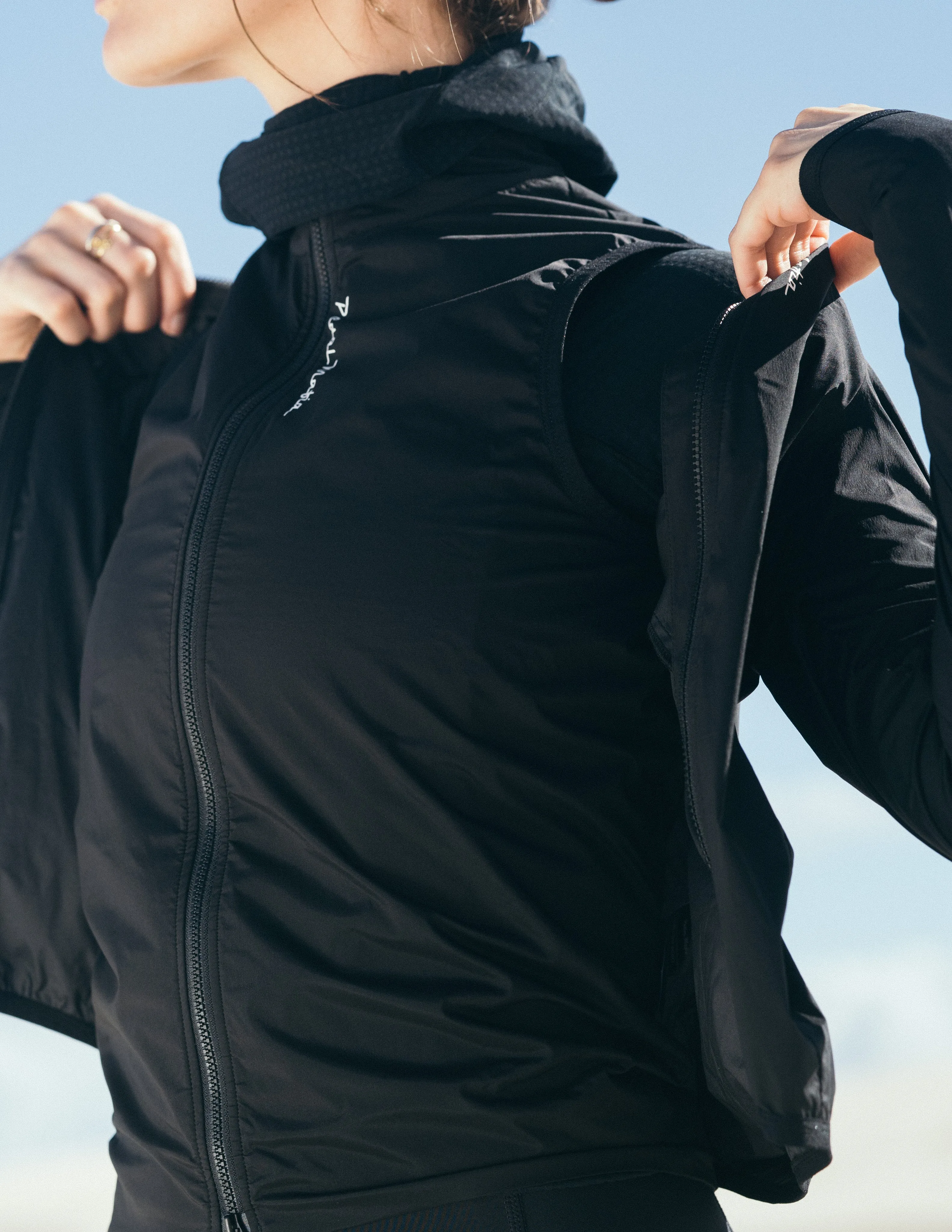 Women's Core Light Jacket - Black (24)